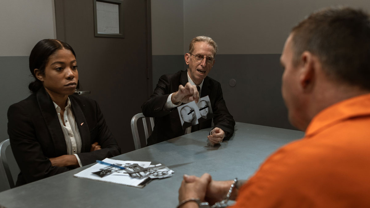 become a police detective